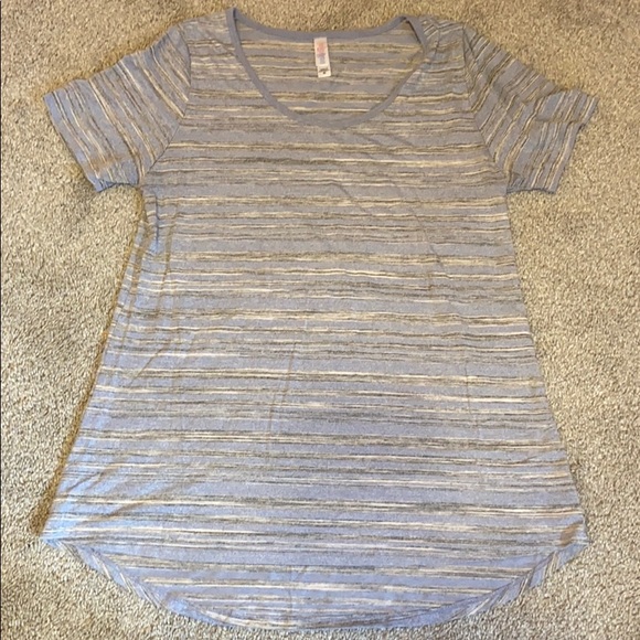Lularoe Classic Tee - Picture 1 of 3